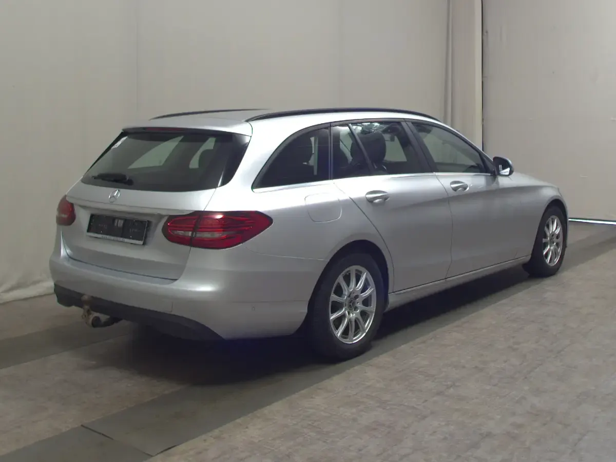Gebraucht Mercedes C200 160 PS (117 kW) 2019 Grau Kombi