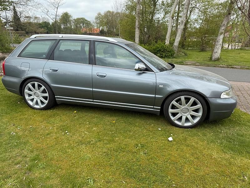 Second-hand Audi S4 265 CP (194 kW) 2001 Gri Break