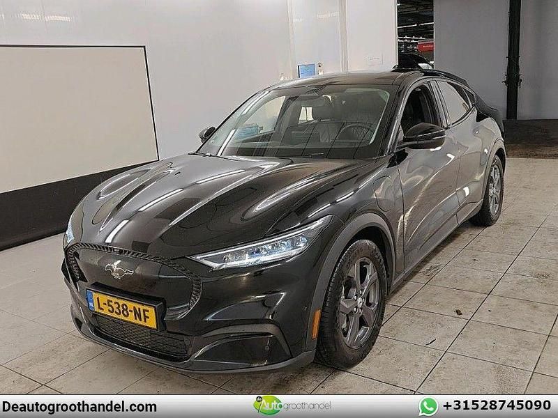 Schwarz Gebraucht 2021 Ford Mustang Mach-E SUV | 18.513 € (Superpreis) - Bild 1/4