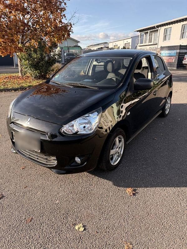 Schwarz Gebraucht 2014 Mitsubishi Space Star Diamant Edition Kleinwagen | 3.200 € (Fairer Preis) - Bild 1/4