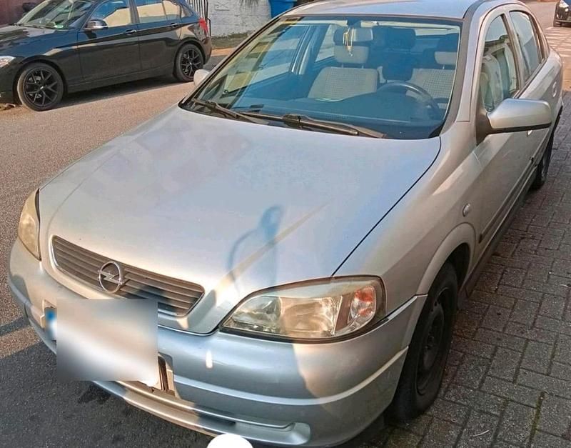 Gebraucht Opel Astra 101 PS (74 kW) 2003 Silber Limousine