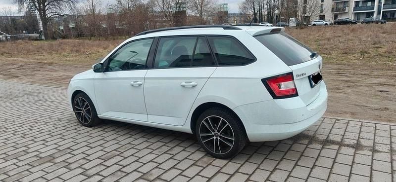 Gebraucht Skoda Fabia Ambition 90 PS (66 kW) 2017 Weiß Kombi