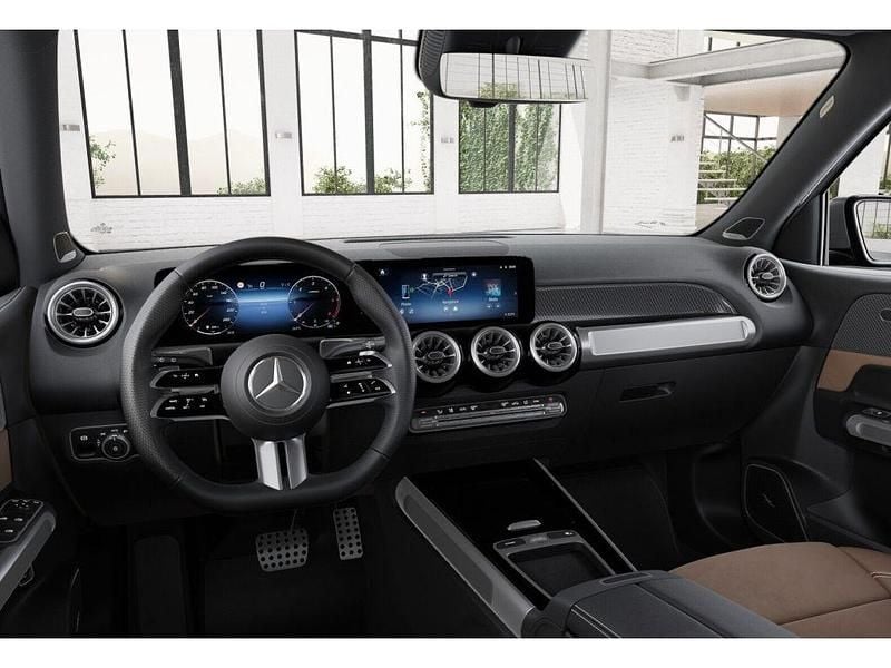 Gebraucht Mercedes GLB200 AMG 150 PS (110 kW) 2024 Grau mountaingrau (metallic) SUV