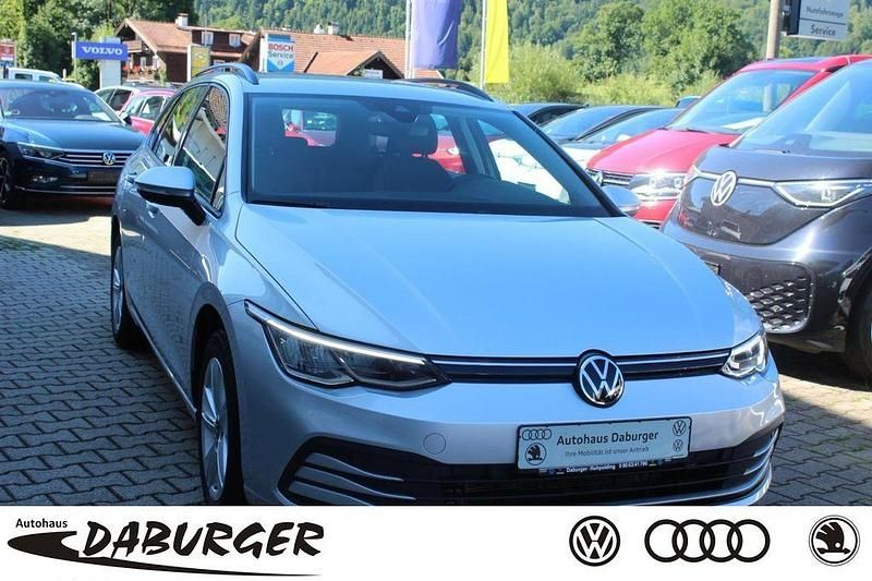 Silber Gebraucht 2022 VW Golf VIII Life Kombi | 19.490 € (Guter Preis) - Bild 1/4