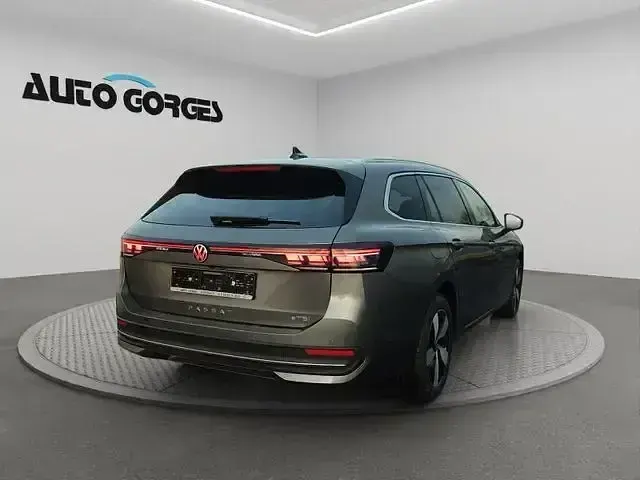 Gebraucht VW Passat Business 150 PS (110 kW) 2025 Grau Kombi