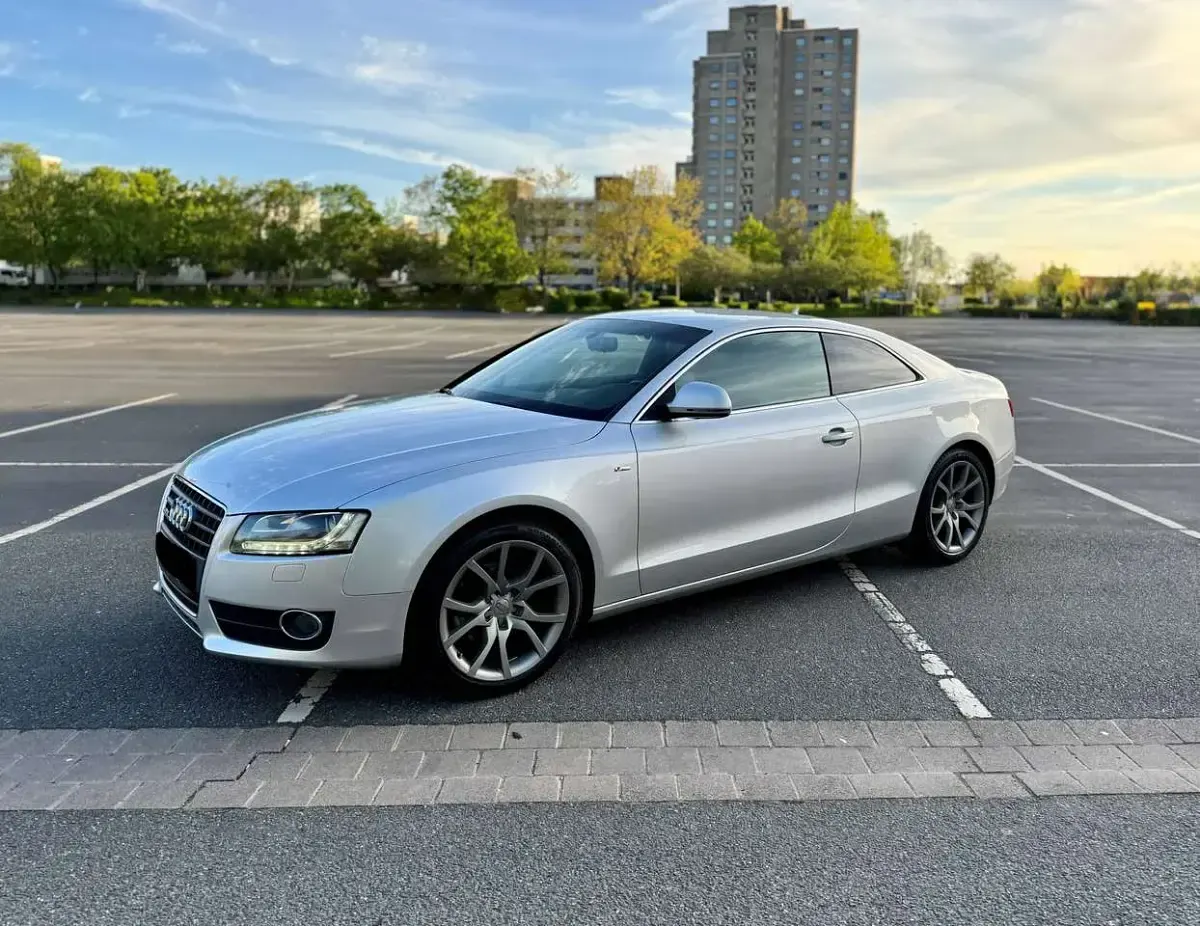 Gebraucht Audi A5 S-Line 179 PS (131 kW) 2009 Silber Coupé