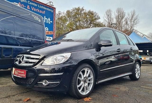 Schwarz Gebraucht 2009 Mercedes B180 Van / Kleinbus | 10.500 € (Teuer) - Bild 1/4
