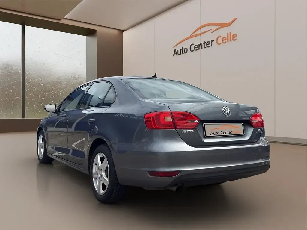 Gebraucht VW Jetta Comfortline 105 PS (77 kW) 2012 Grau Limousine