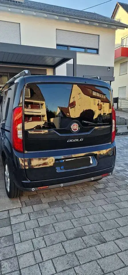 Gebraucht Fiat Doblò Lounge 120 PS (88 kW) 2017 Schwarz Van / Kleinbus