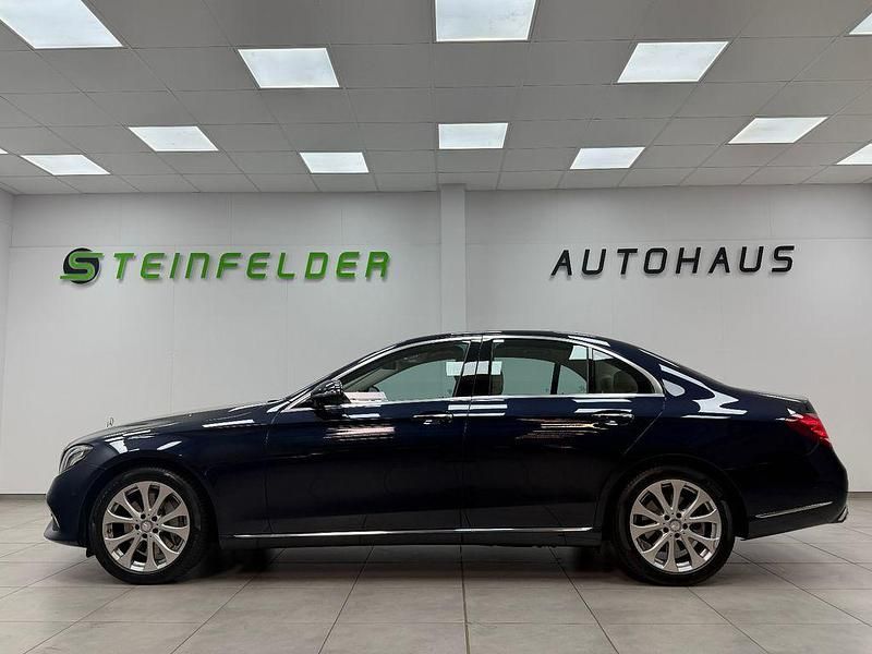 Gebraucht Mercedes E350 Exclusive 258 PS (189 kW) 2016 Blau Limousine