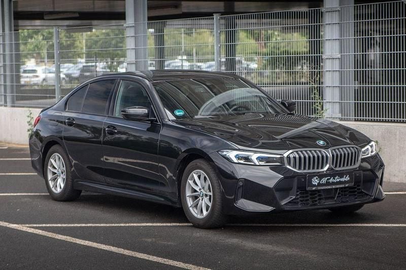 Schwarz Gebraucht 2023 BMW 320 M Sport Limousine | 37.600 € (Guter Preis) - Bild 1/4