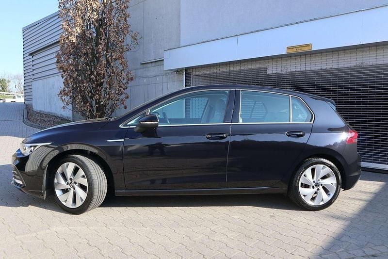 Gebraucht VW Golf VII Style 150 PS (110 kW) 2020 Deep black perleffekt Limousine