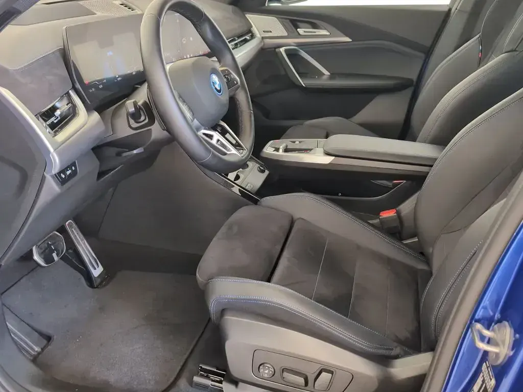 Gebraucht BMW iX2 M Sport 225 kW (306 PS) 2024 Blau SUV