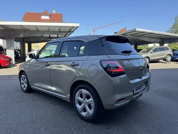 Gebraucht Suzuki Swift Comfort 82 PS (60 kW) 2026 Caravan ivory pearl metallic Kleinwagen