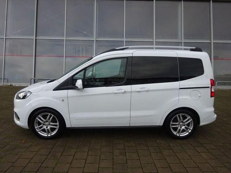 Gebraucht Ford Tourneo Courier Trend 101 PS (74 kW) 2021 Weiß Van / Kleinbus