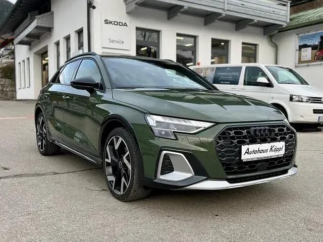 Gebraucht Audi A3 Ambiente 150 PS (110 kW) 2025 Distriktgrün metallic Limousine