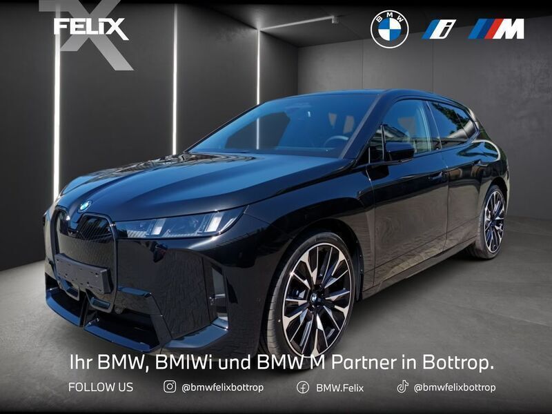Saphirschwarz metallic Neu 2025 BMW iX M Sport SUV | 82.845 € (Fairer Preis) - Bild 1/4