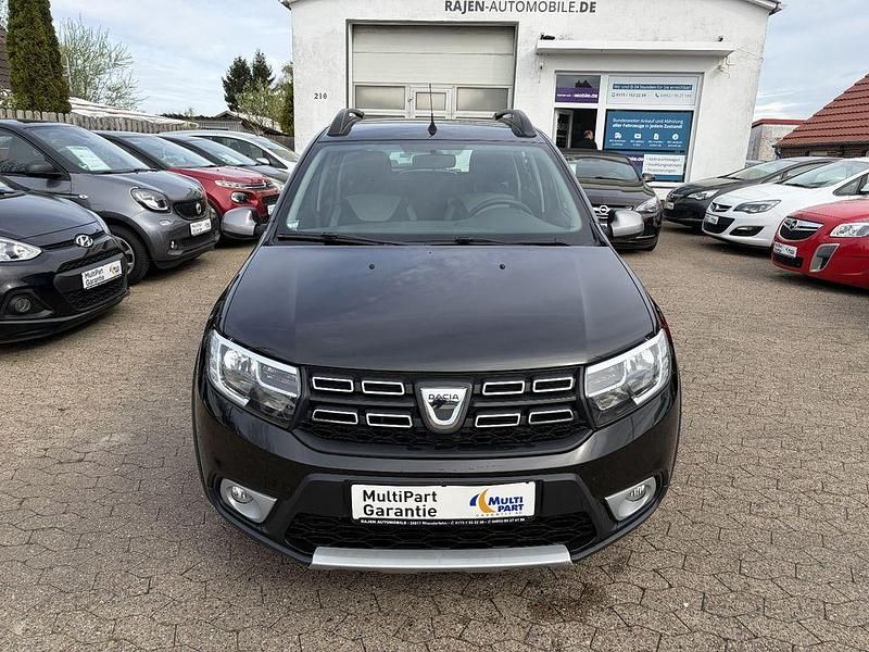 Gebraucht Dacia Sandero Prestige 90 PS (66 kW) 2017 Schwarz Limousine