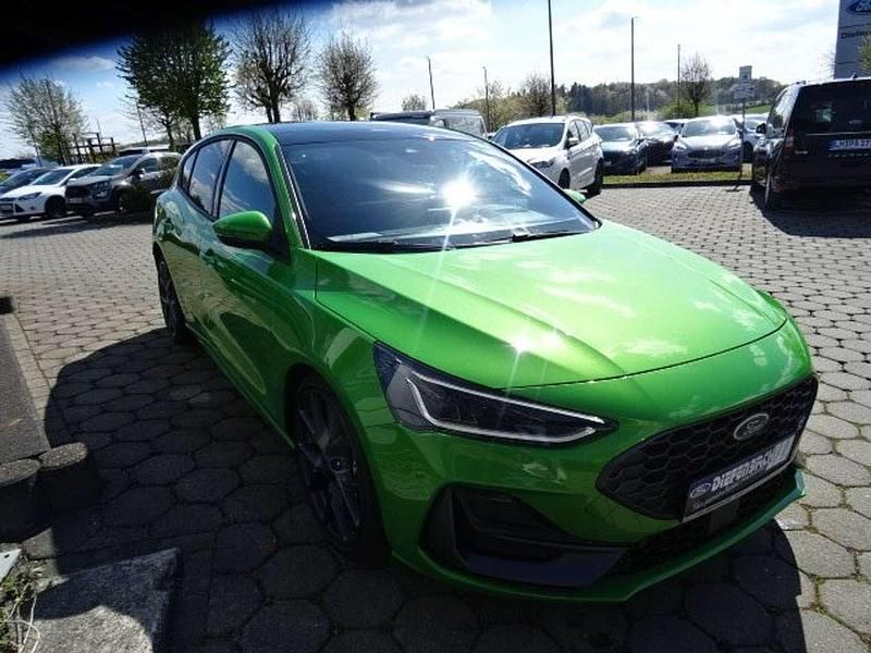 Neu Ford Focus ST 280 PS (205 kW) 2025 Mean green Kleinwagen