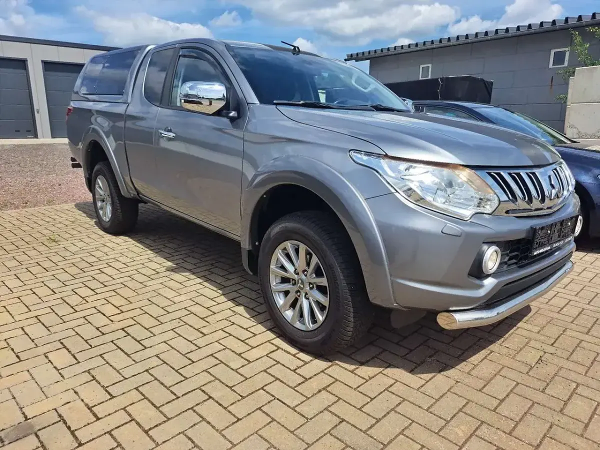 Używany Mitsubishi L200 Plus 181 KM (133 kW) 2016 Szary Pickup