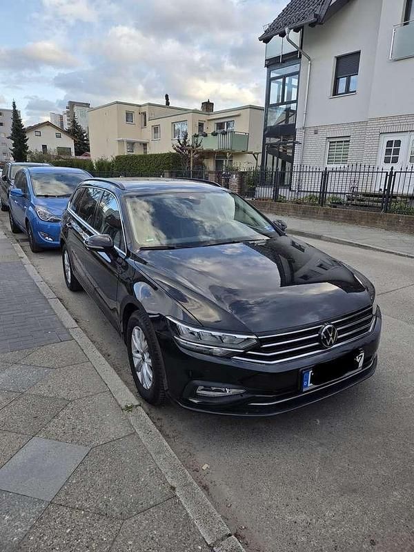 Gebraucht VW Passat Business 150 PS (110 kW) 2024 Schwarz Kombi