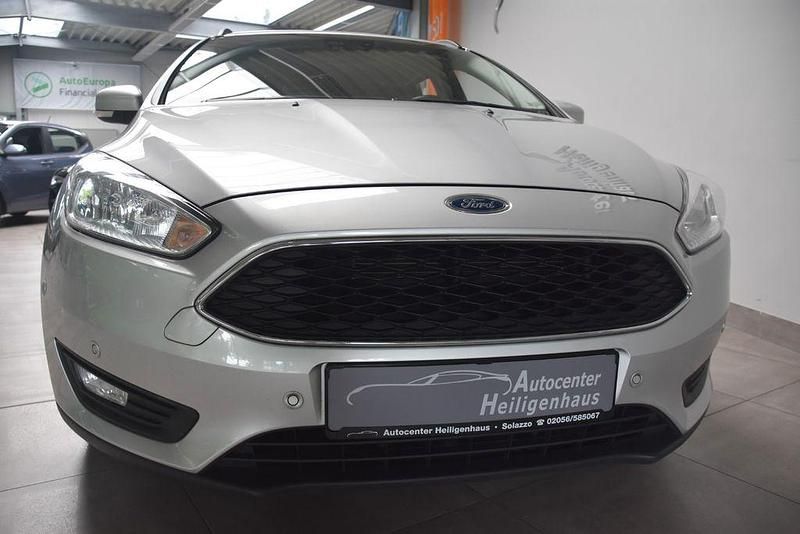 Silber Gebraucht 2018 Ford Focus Business Edition Limousine | 8.980 € (Guter Preis) - Bild 1/4