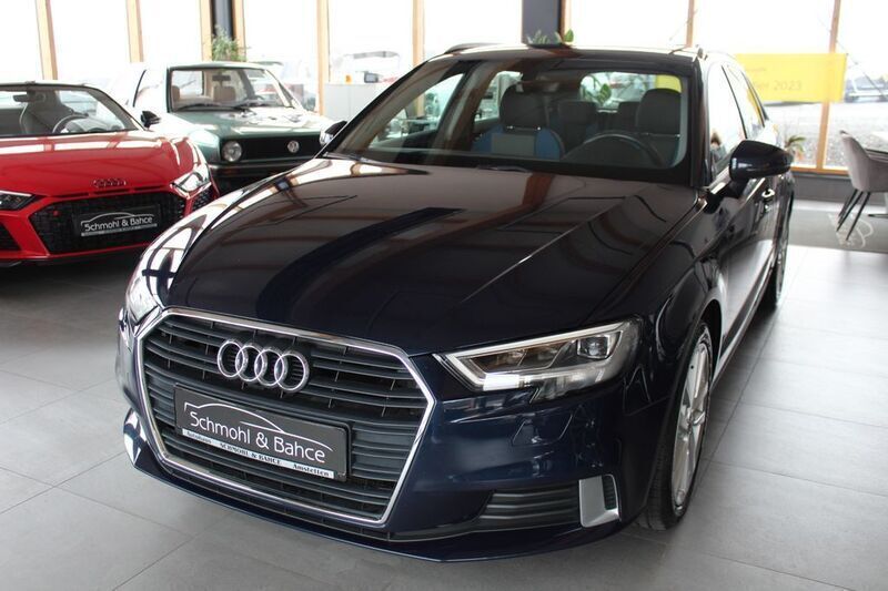 Blau Gebraucht 2017 Audi A3 Sportback Sport Limousine | 18.990 € (Fairer Preis) - Bild 1/4