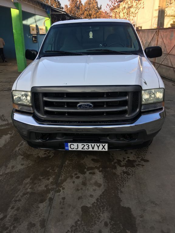 Weiß Gebraucht 2002 Ford F250 SUV | 13.000 € - Bild 1/4