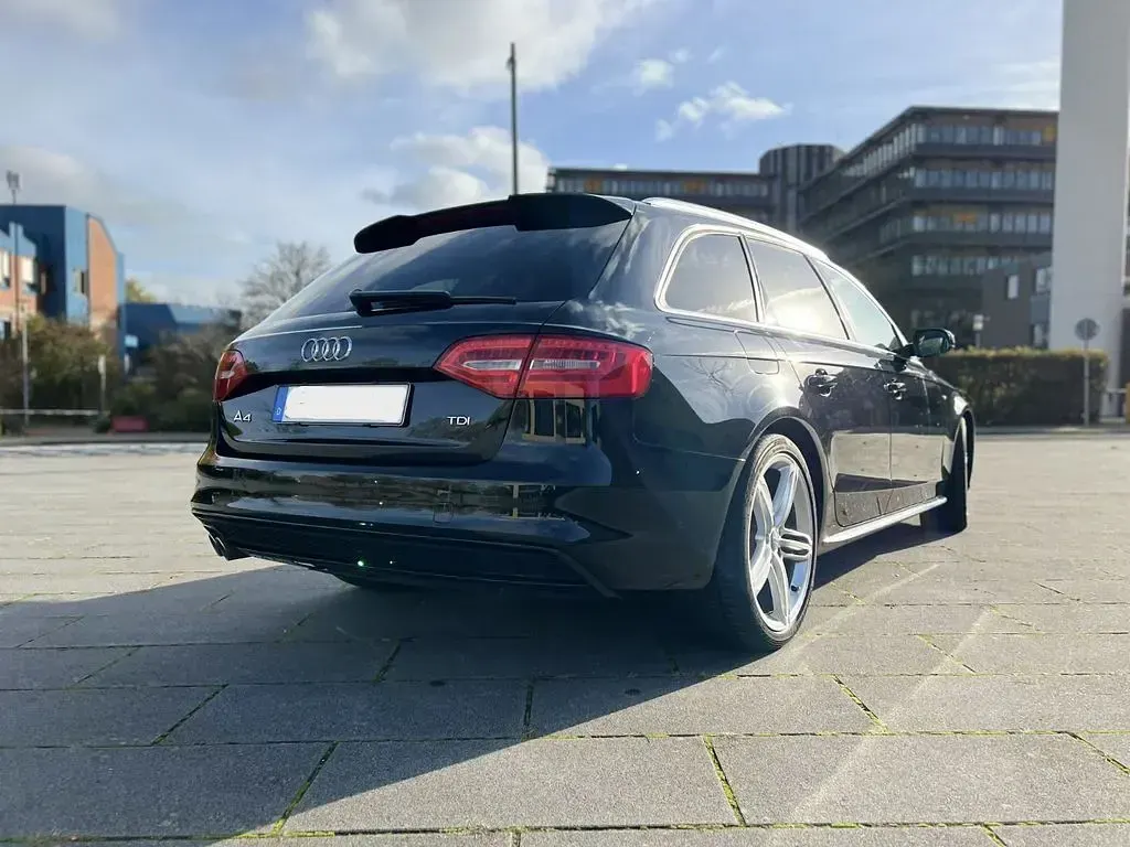 Gebraucht Audi A4 S-Line 190 PS (139 kW) 2015 Schwarz Kombi