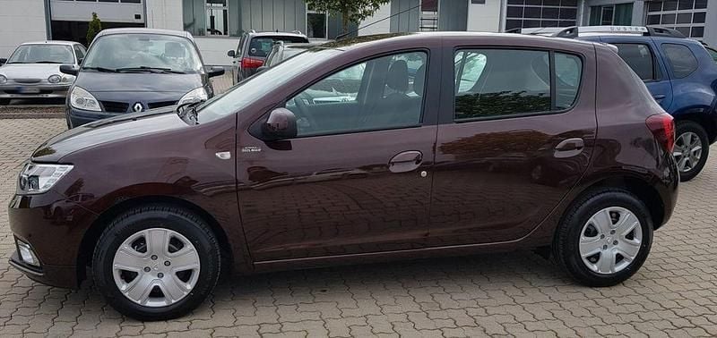 Braun Gebraucht 2018 Dacia Sandero Lauréate Kleinwagen | 6.999 € (Guter Preis) - Bild 1/2