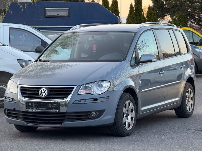 Grau Gebraucht 2007 VW Touran Highline Van / Kleinbus | 1.980 € (Guter Preis) - Bild 1/4
