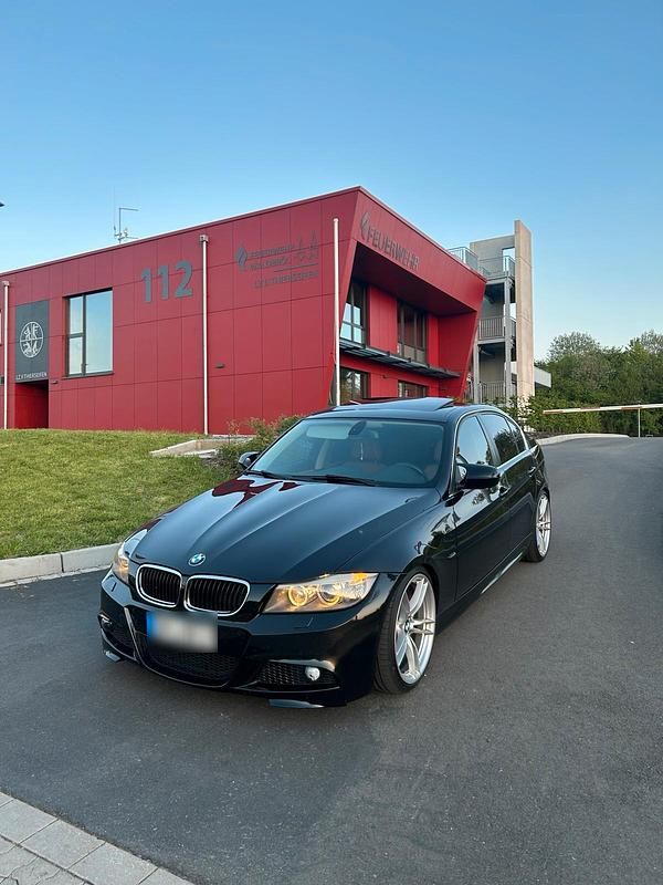 Second-hand BMW 325 Performance 204 CP (150 kW) 2010 Negru Berlinǎ