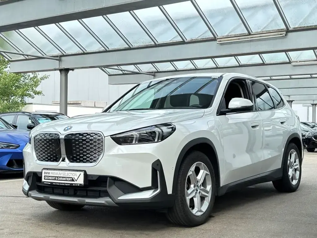Gebraucht BMW iX1 Shadowline 225 kW (306 PS) 2024 Weiß SUV