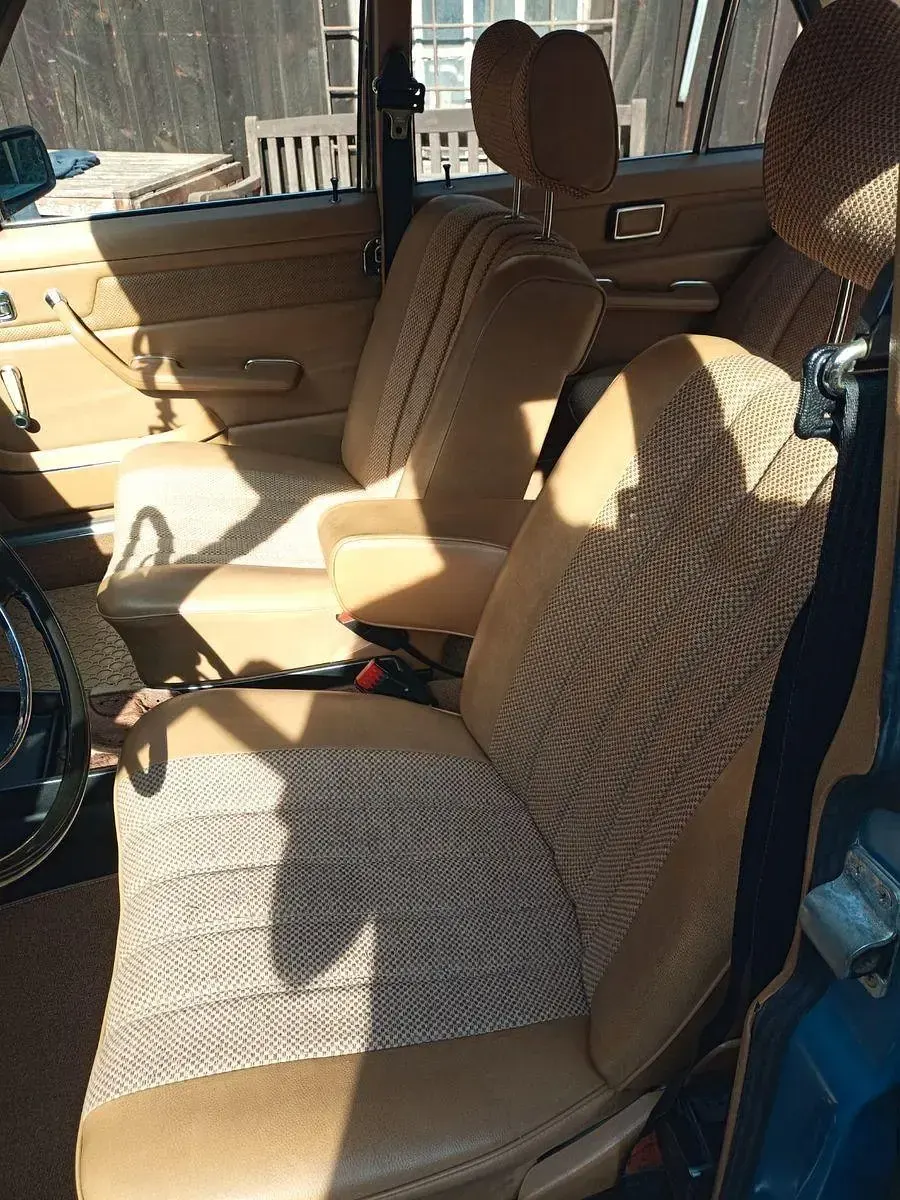 Gebraucht Mercedes 200/8 95 PS (69 kW) 1975 Blau Limousine