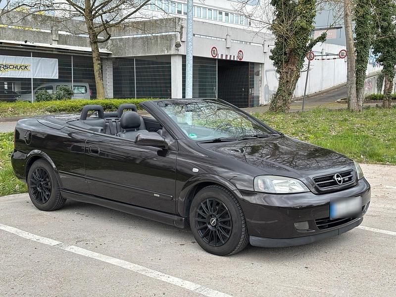 Gebraucht Opel Astra Cabriolet 101 PS (74 kW) 2004 Schwarz Cabrio