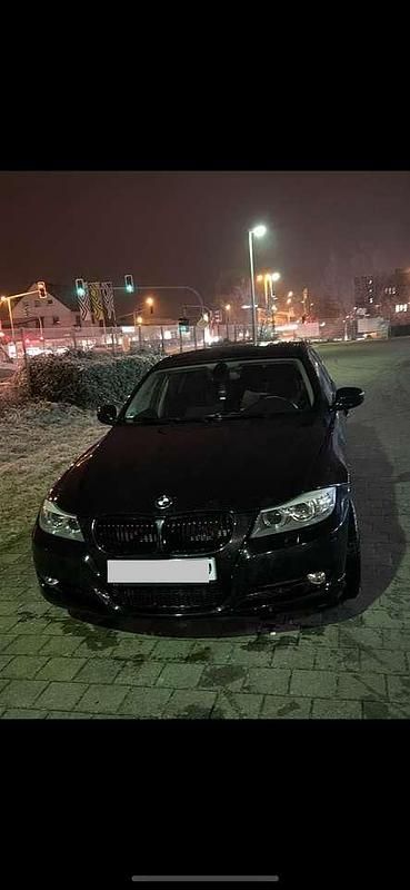 Gebraucht BMW 316 116 PS (85 kW) 2011 Schwarz Limousine