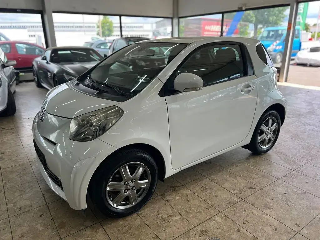 Gebraucht Toyota iQ 68 PS (50 kW) 2009 Weiß Kleinwagen