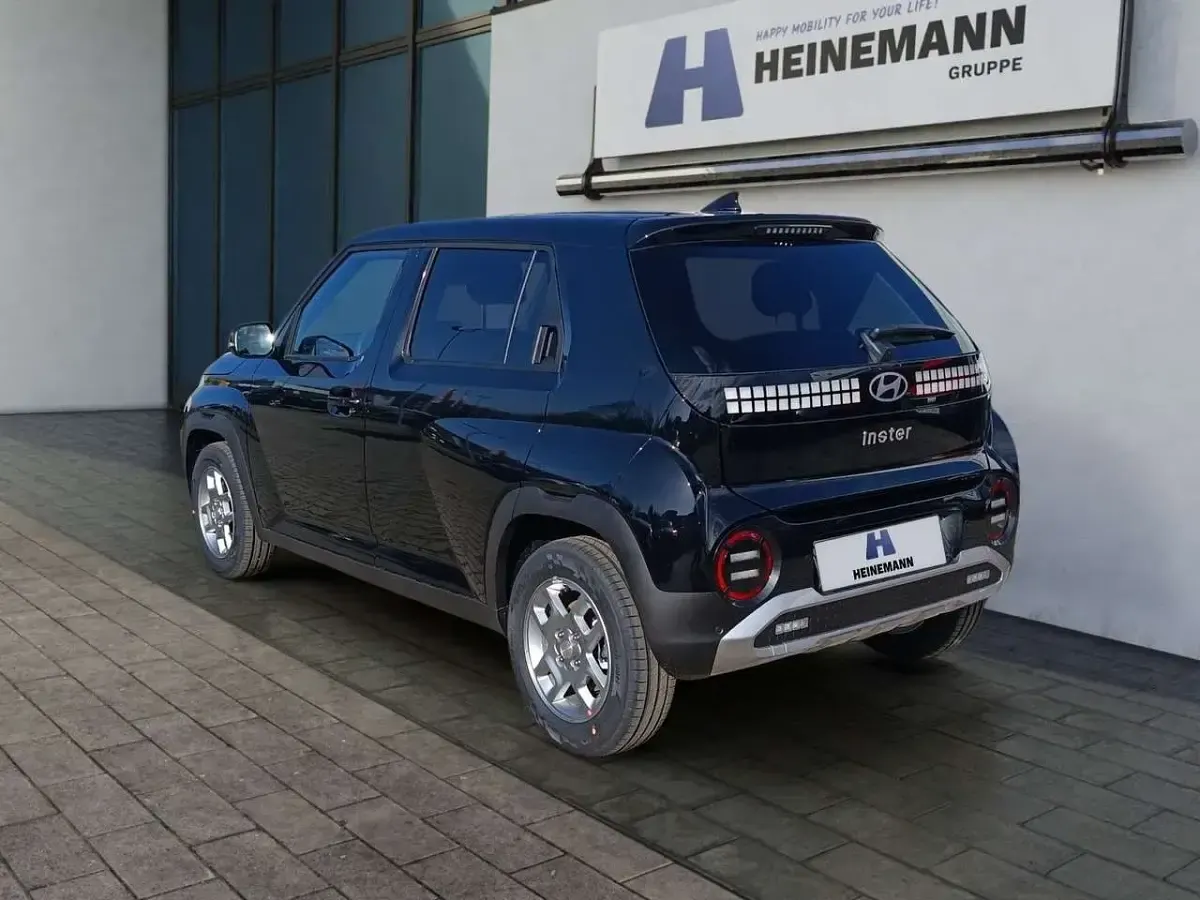 Neu Hyundai Inster Trend 71 kW (97 PS) 2026 Abyss black Kleinwagen