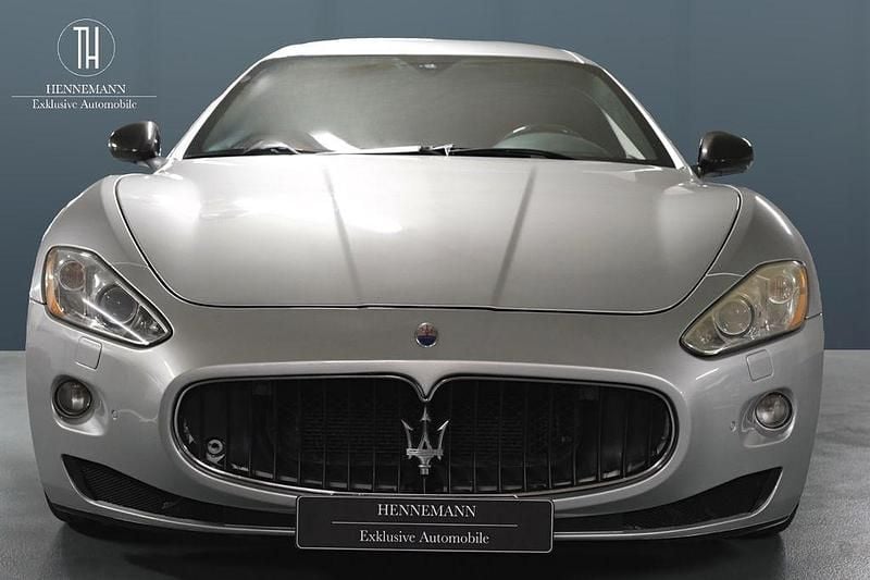 Gebraucht Maserati Granturismo 441 PS (324 kW) 2011 Silber metallic Coupé