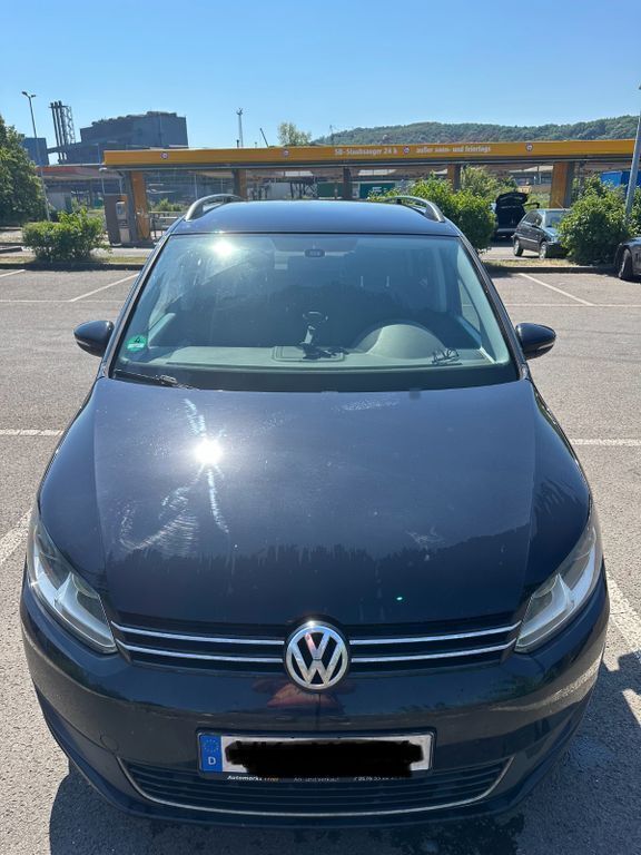 Schwarz Gebraucht 2013 VW Touran Comfortline Van / Kleinbus | 8.200 € (Etwas zu teuer) - Bild 1/4