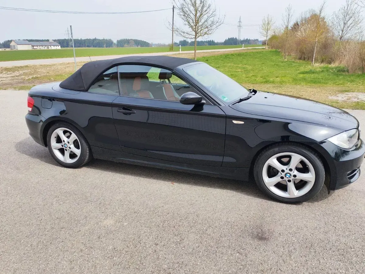 Gebraucht BMW 118 Cabriolet Sport Line 143 PS (105 kW) 2008 Schwarz Cabrio