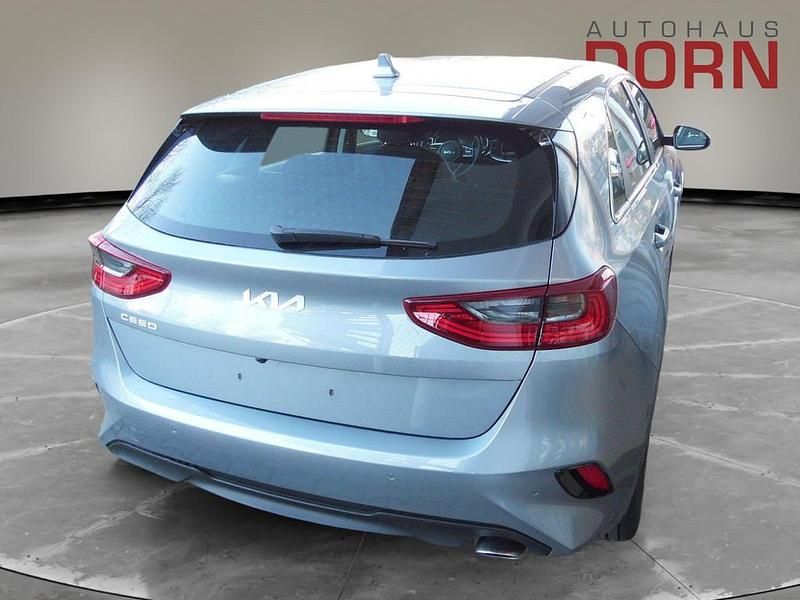 Gebraucht Kia Ceed Spirit 140 PS (102 kW) 2025 Grau Kleinwagen