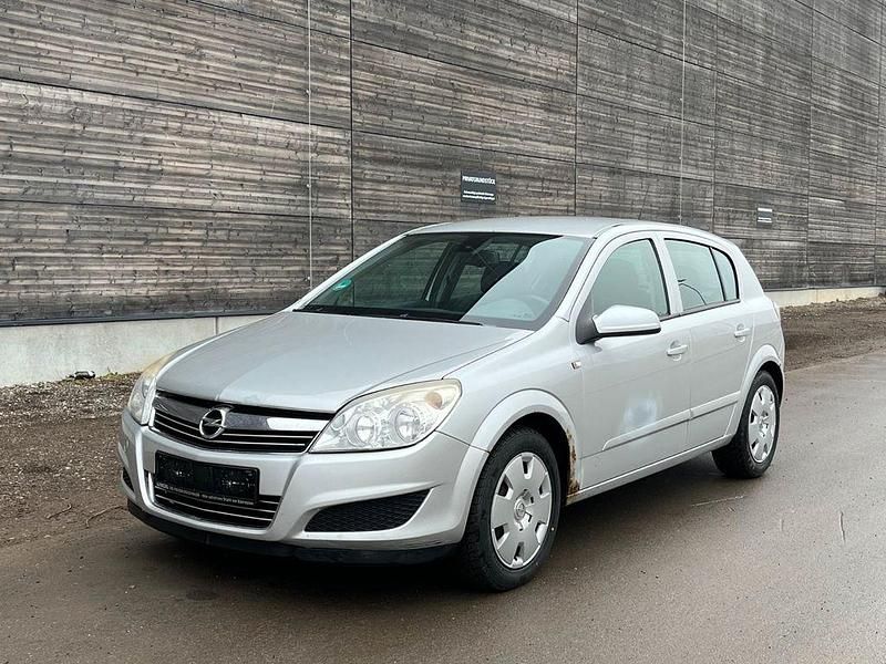 Gebraucht Opel Astra 101 PS (74 kW) 2007 Silber Limousine