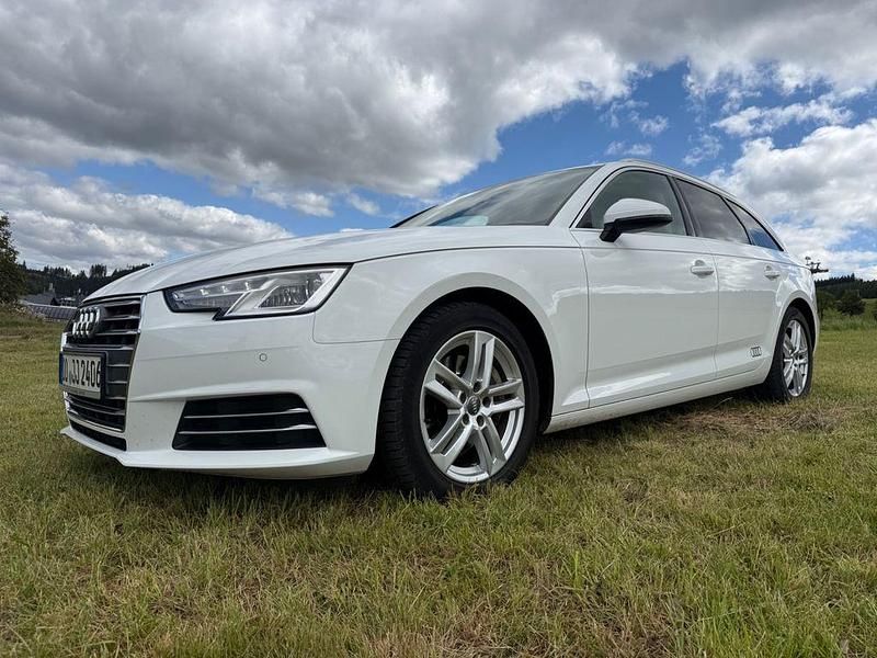 Weiß Gebraucht 2017 Audi A4 Ambiente Kombi | 16.000 € (Guter Preis) - Bild 1/4