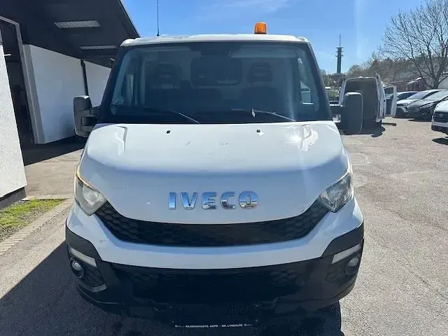 Occasion Iveco Daily 106 ch (77 kW) 2016 Blanc Monospace