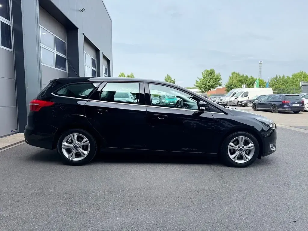 Gebraucht Ford Focus 180 PS (132 kW) 2016 Schwarz Limousine