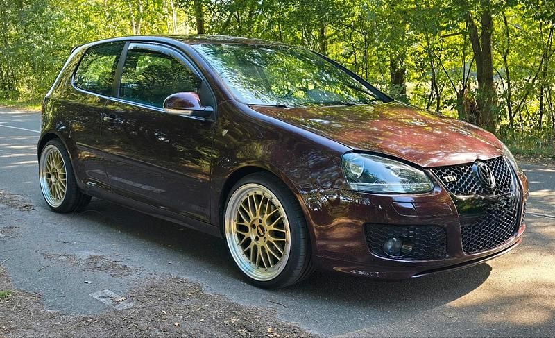 Rot Gebraucht 2007 VW Golf V Individual Limousine | 3.500 € (Teuer) - Bild 1/4
