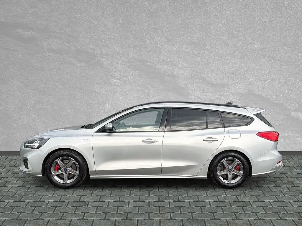 Usado Ford Focus ST-Line 155 CV (114 kW) 2020 Plateado Familiar