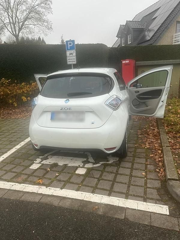 Weiß Gebraucht 2014 Renault Zoe Kleinwagen | 8.200 € (Fairer Preis) - Bild 1/4