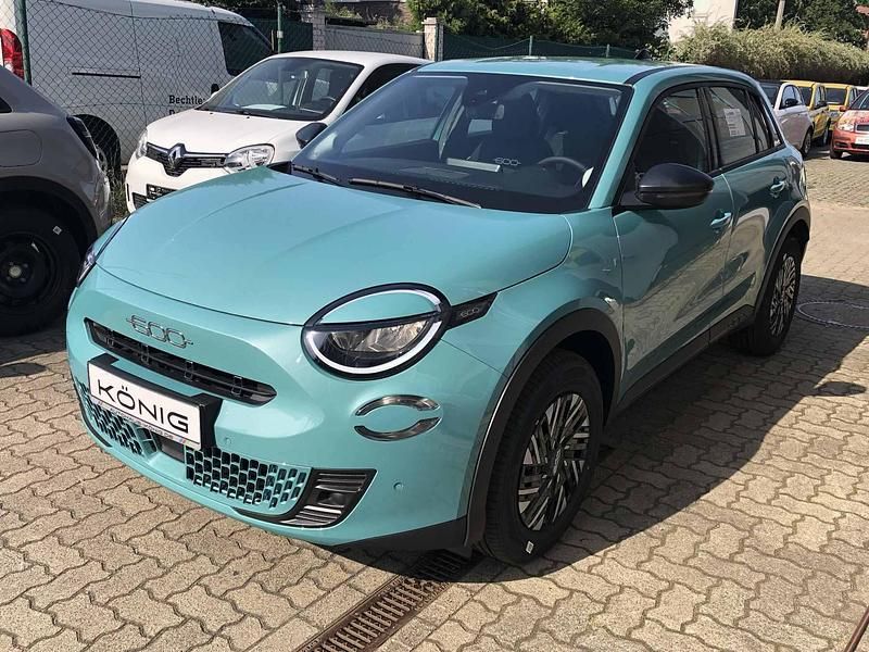 Neu Fiat 600 146 PS (107 kW) 2025 Blau Limousine